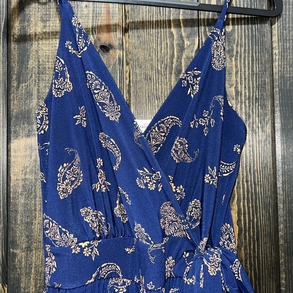 Kaileigh Jumpsuit S Stitch Fix NWT Paisley Print Wide Leg Tie Waist Pockets Blue - Picture 3 of 11